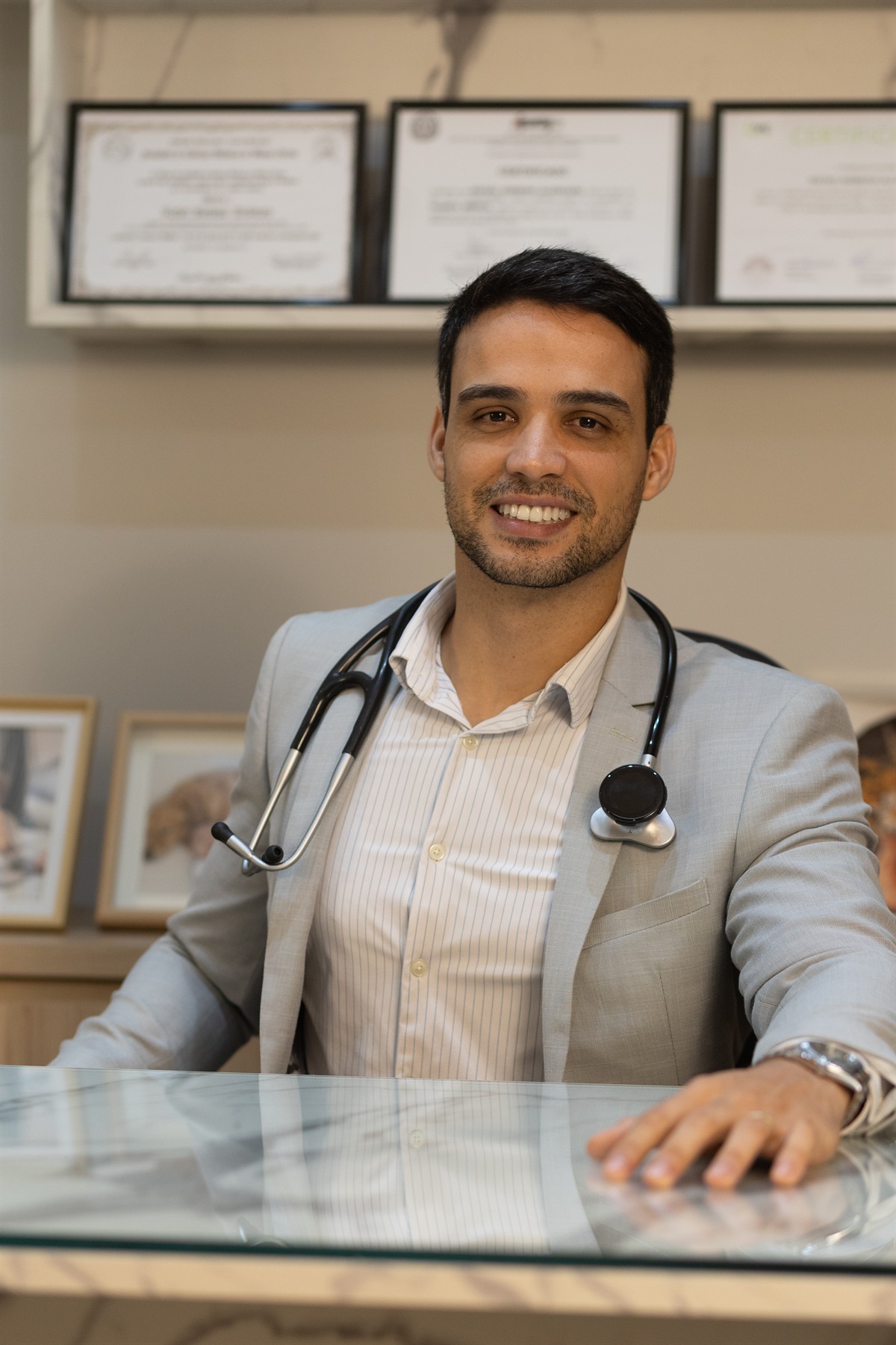 Dr. Rafael Alcântara em atendimento cardiológico